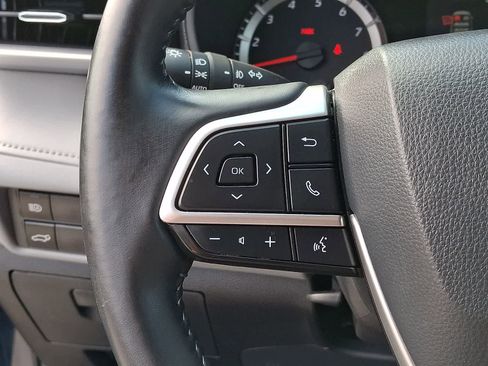 Used 2022 Toyota Highlander LE image 25