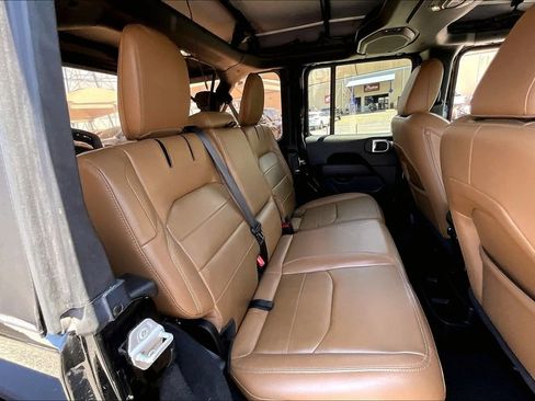 Used 2021 Jeep Wrangler Unlimited Sahara w/ Cold Weather Group AWD/4WD image 37