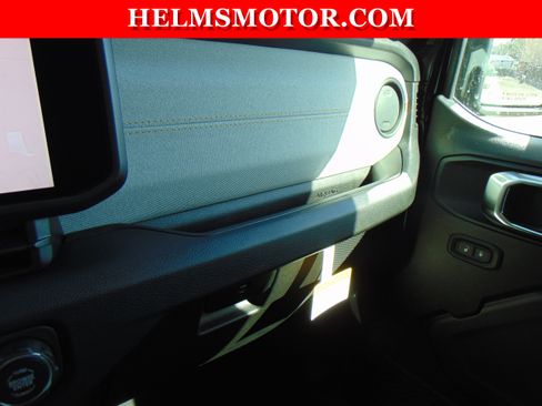 New 2025 Jeep Gladiator Sport image 30