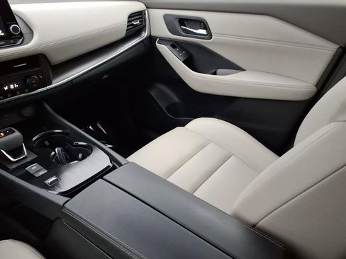 Used 2021 Ford Expedition XLT image 31