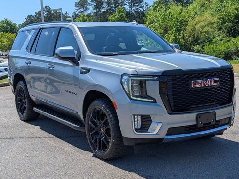 Used 2023 GMC Yukon SLT AWD/4WD image 7