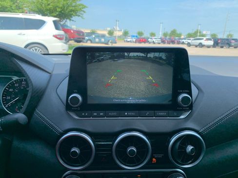 Used 2025 Nissan Sentra SV FWD image 15