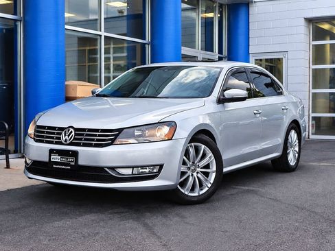 Used 2013 Volkswagen Passat 3.6 SE FWD image 1