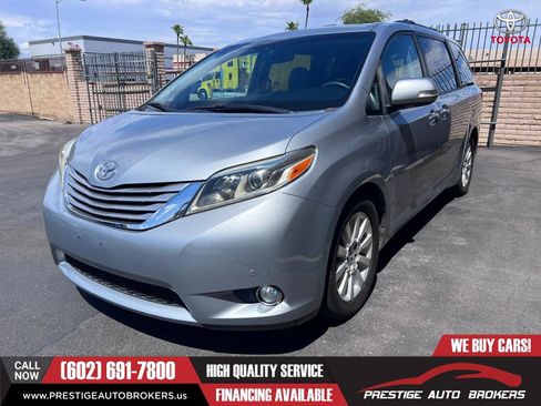 Used 2015 Toyota Sienna Limited Premium FWD image 3