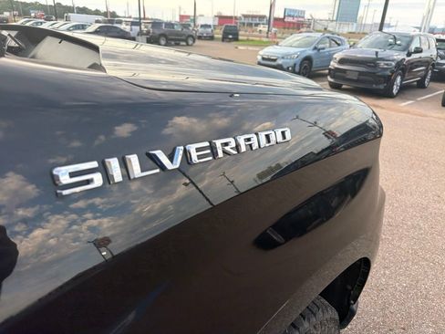 Used 2019 Chevrolet Silverado 1500 Custom w/ Custom Value Package AWD/4WD image 10