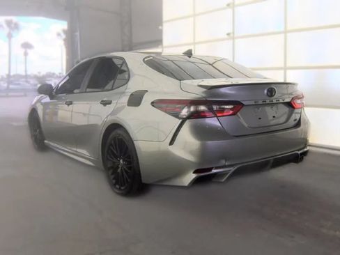 Used 2022 Toyota Camry SE w/ Convenience Package FWD image 2