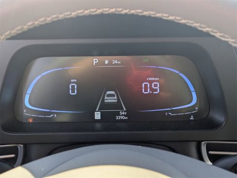 Certified 2025 Hyundai Elantra Sport image 9