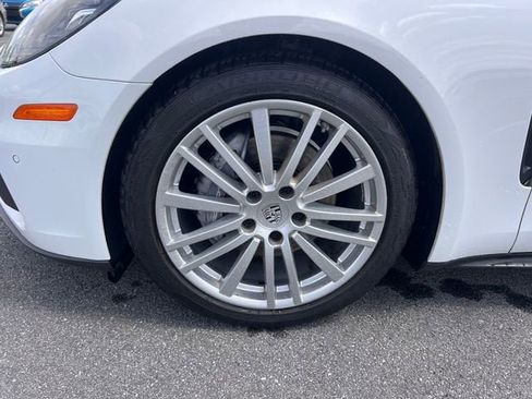 Used 2018 Porsche Panamera RWD image 33