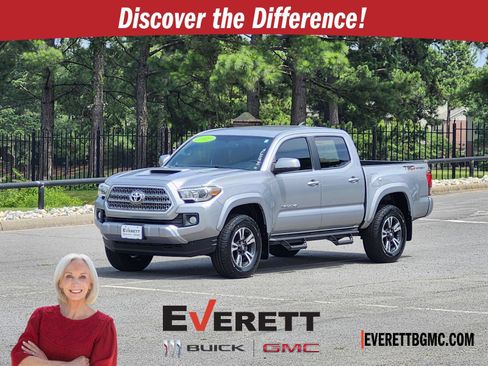 Used 2017 Toyota Tacoma TRD Sport w/ Tow Package RWD image 1