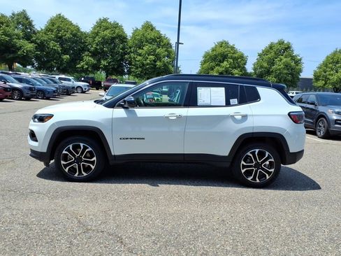 Used 2022 Jeep Compass Limited AWD/4WD image 2