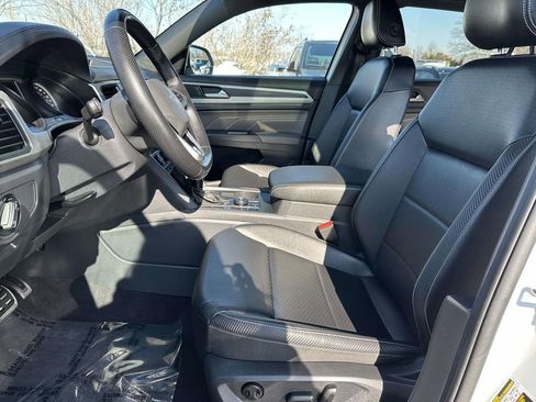 Certified 2021 Volkswagen Atlas Cross Sport SE w/ Panoramic Sunroof Package image 10