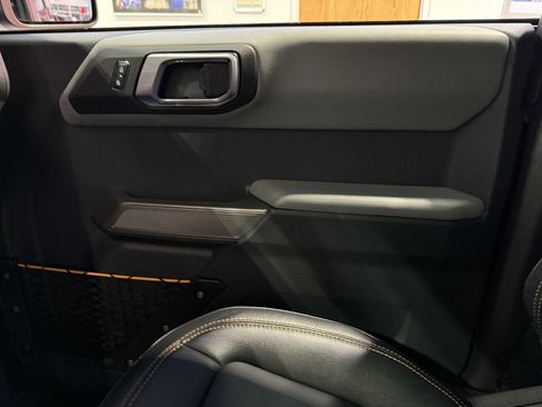 Used 2023 Ford Bronco Badlands image 38