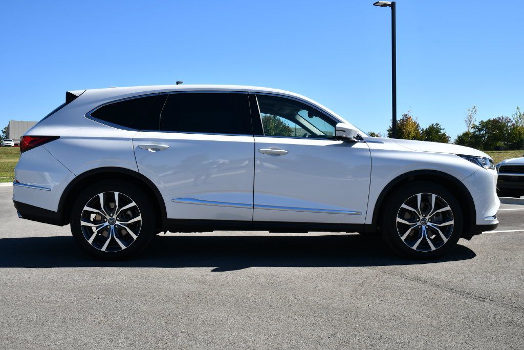 Used 2024 Acura MDX w/ Technology Package AWD/4WD image 11