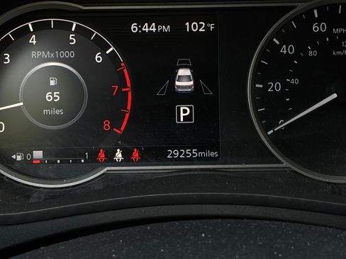 Used 2025 Nissan Versa SV FWD image 33