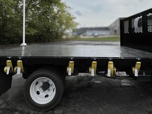 New 2025 Chevrolet Low Cab Forward 5500XG RWD image 4