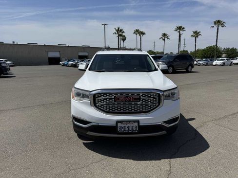 Used 2019 GMC Acadia SLT image 4