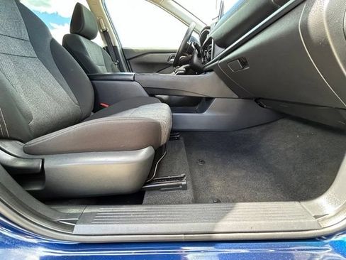 Used 2024 Nissan Rogue SV AWD/4WD image 32