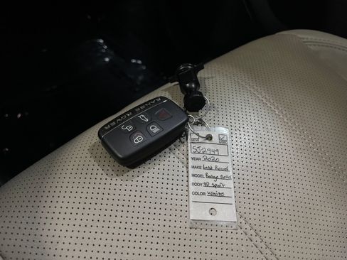 Used 2020 Land Rover Range Rover Velar R-Dynamic S AWD/4WD image 33