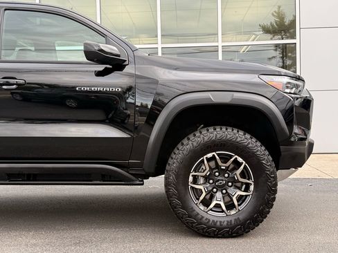 Used 2024 Chevrolet Colorado ZR2 w/ ZR2 Convenience Package III AWD/4WD image 21