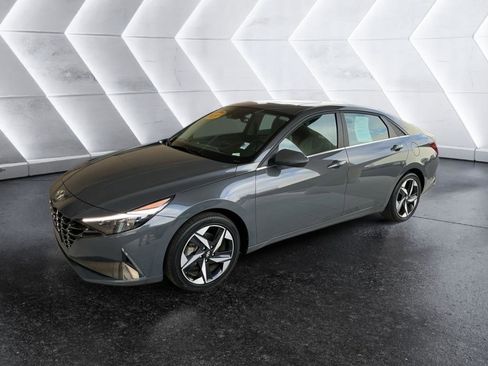 Certified 2023 Hyundai Elantra Limited image 2