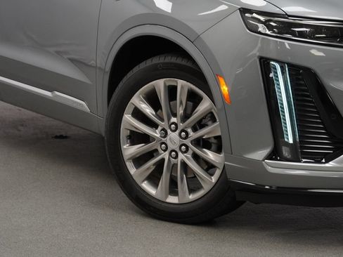 Certified 2023 Cadillac XT6 Premium Luxury AWD/4WD image 11