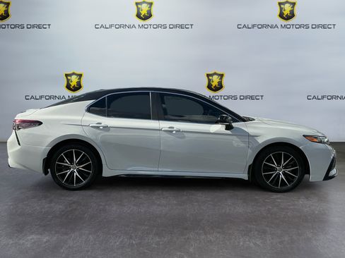 Used 2022 Toyota Camry SE FWD image 4