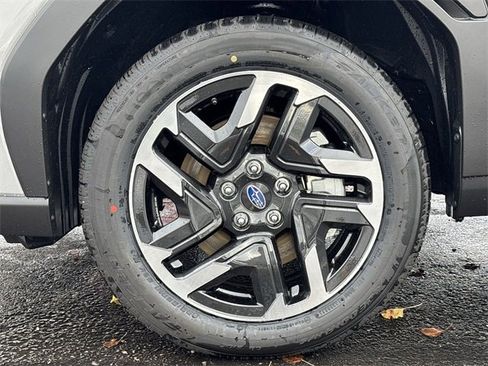 New 2025 Subaru Forester Limited image 19