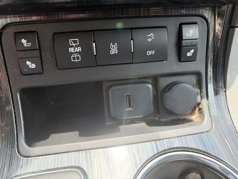 Used 2017 Chevrolet Traverse LT AWD/4WD image 14