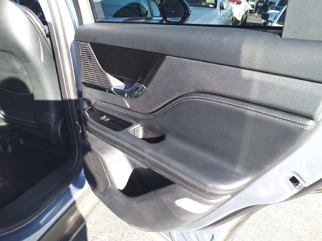 Used 2022 Lincoln Corsair AWD w/ Premium Package image 13