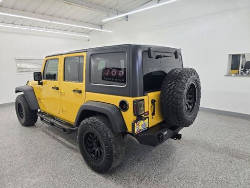 Used 2015 Jeep Wrangler Unlimited Sport w/ Quick Order Package 24S AWD/4WD image 4
