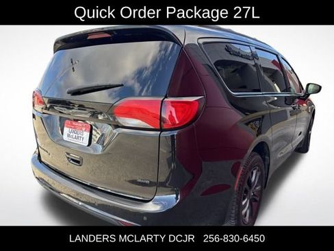 Used 2020 Chrysler Pacifica Touring-L w/ Premium Audio Group image 7