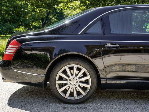 Used 2009 Maybach 62 S RWD image 10