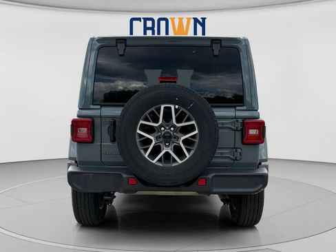 Used 2026 Jeep Wrangler Unlimited Sahara AWD/4WD image 4