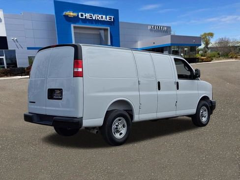 Used 2025 Chevrolet Express 2500 w/ Driver Convenience Package image 26