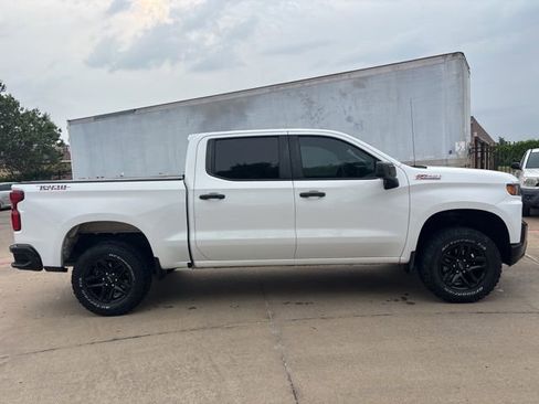 Used 2019 Chevrolet Silverado 1500 Custom Trail Boss w/ Custom Convenience Package AWD/4WD image 4