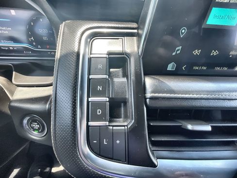 Used 2023 Chevrolet Tahoe Premier RWD image 15