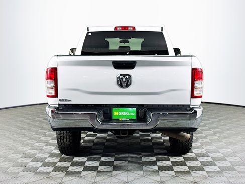 Used 2022 RAM 2500 Tradesman w/ Chrome Appearance Group image 8