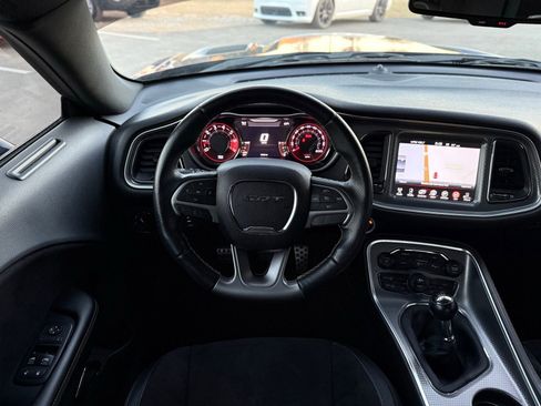 Used 2015 Dodge Challenger SRT Hellcat image 39