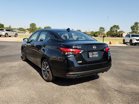 Used 2024 Nissan Versa SV FWD image 4