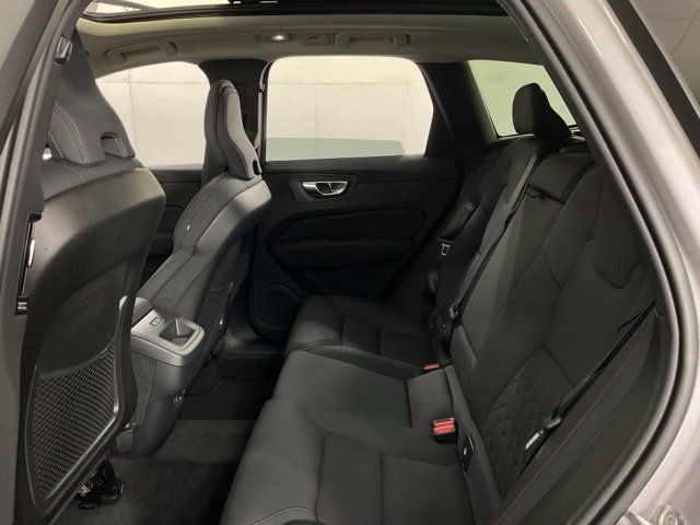 Certified 2026 Volvo XC60 B5 Plus AWD/4WD image 30