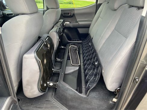 Used 2019 Toyota Tacoma SR5 RWD image 28