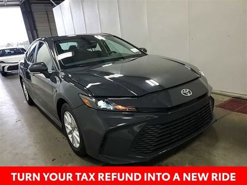 Used 2025 Toyota Camry LE image 22
