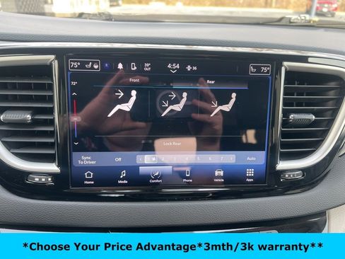 Certified 2023 Chrysler Pacifica Touring-L image 72