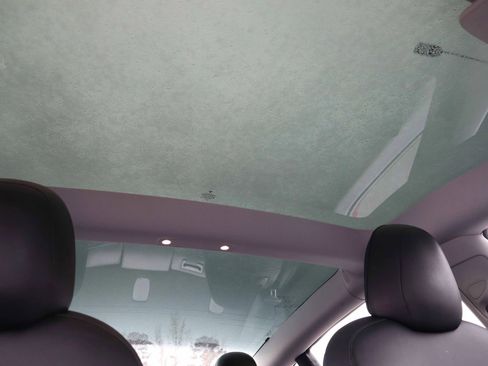 Used 2021 Tesla Model 3 Performance image 6