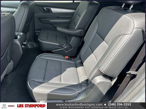 Used 2025 Buick Enclave Preferred w/ Power Package FWD image 13