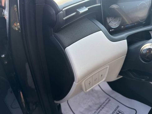 Used 2022 Hyundai Tucson SEL w/ Convenience Package FWD image 12