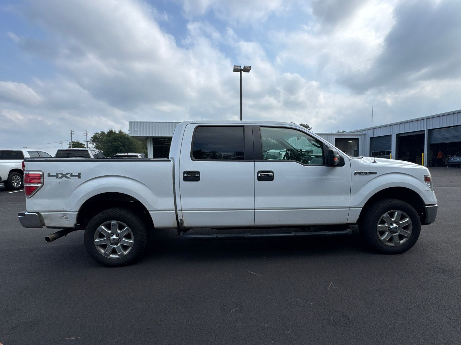 Used 2014 Ford F150 XLT w/ Equipment Group 302A Luxury AWD/4WD image 4