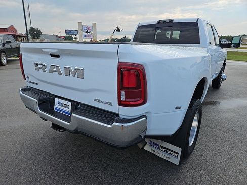 Used 2025 RAM 3500 Laramie AWD/4WD image 7