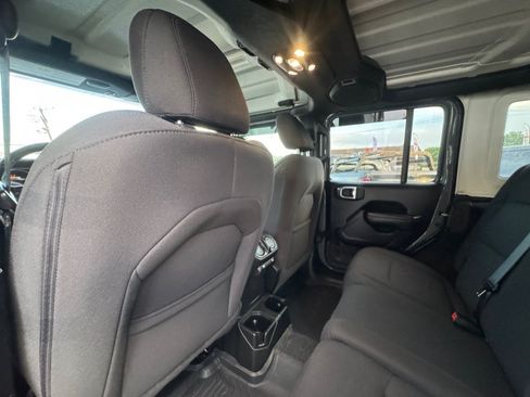 Used 2023 Jeep Wrangler 4WD High Altitude image 35