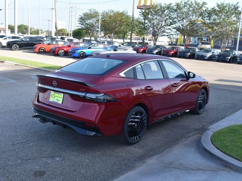 New 2026 Nissan Sentra SR FWD image 10